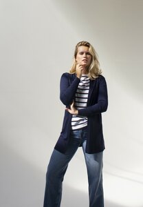 https://www.mooicompany.com/Vest-Saar-Navy